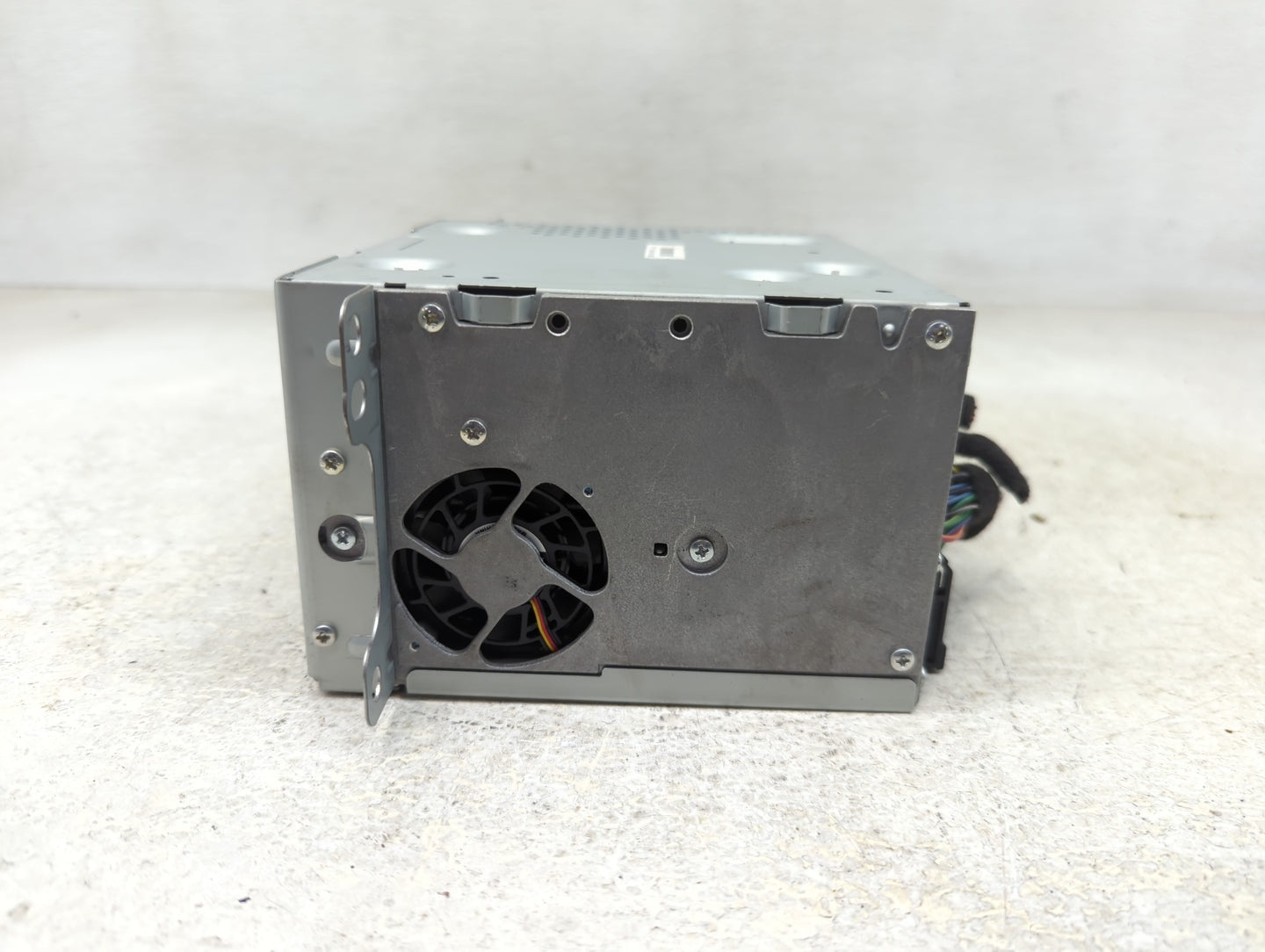 2012 Chevrolet Volt Radio AM FM Cd Player Receiver Replacement P/N:22814136 Fits OEM Used Auto Parts - Oemusedautoparts1.com
