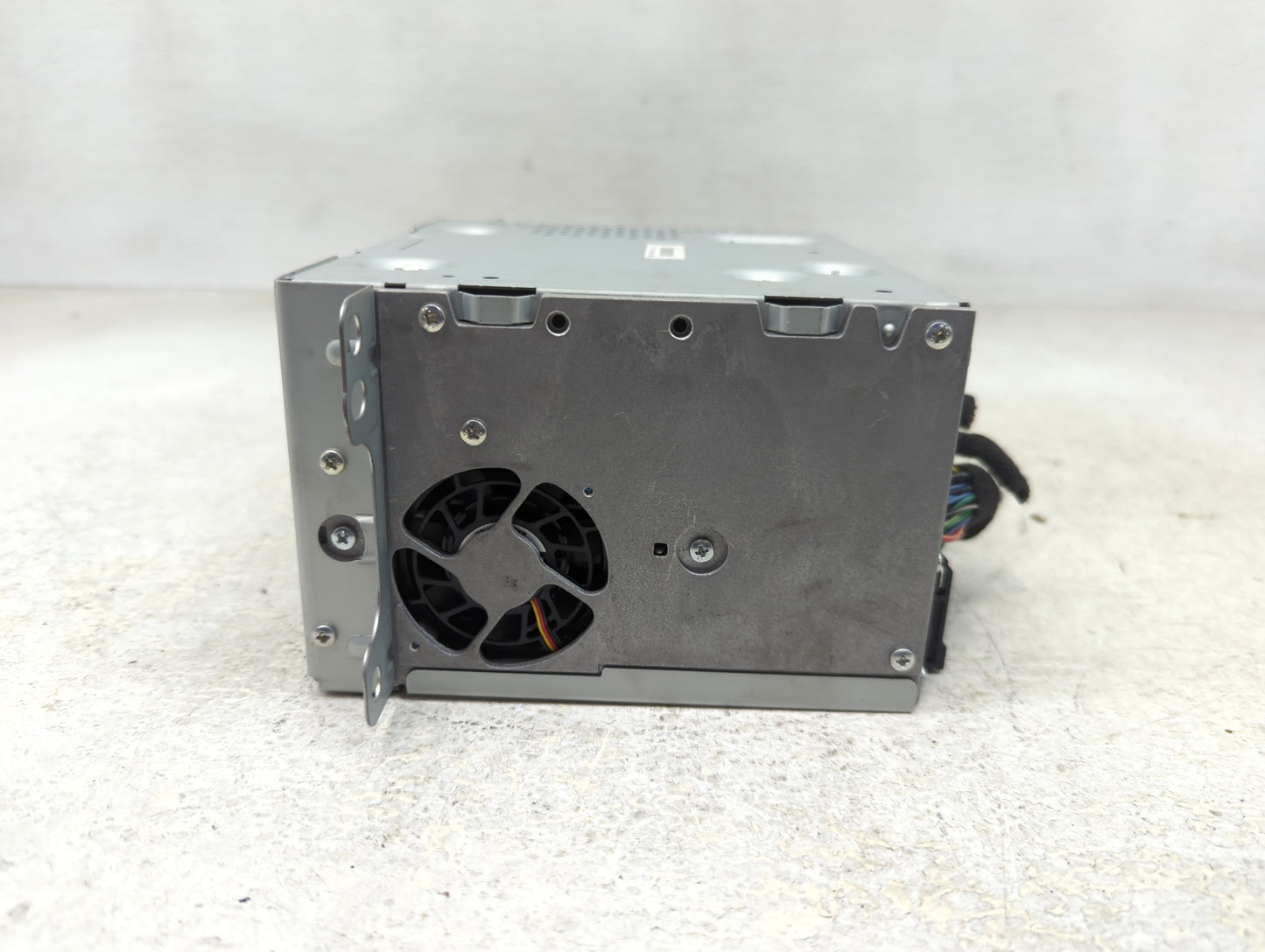 2012 Chevrolet Volt Radio AM FM Cd Player Receiver Replacement P/N:22814136 Fits OEM Used Auto Parts - Oemusedautoparts1.com
