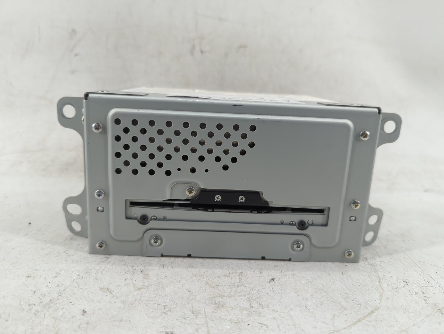 2012 Chevrolet Volt Radio AM FM Cd Player Receiver Replacement P/N:22814136 Fits OEM Used Auto Parts - Oemusedautoparts1.com