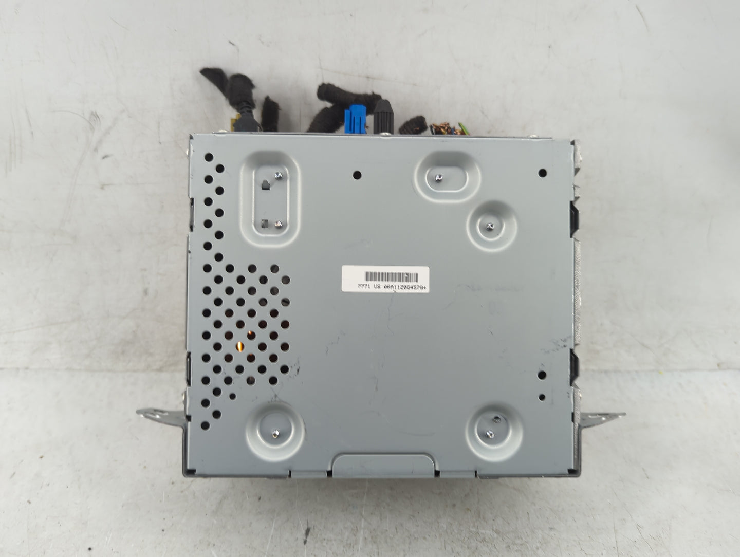 2012 Chevrolet Volt Radio AM FM Cd Player Receiver Replacement P/N:22814136 Fits OEM Used Auto Parts - Oemusedautoparts1.com