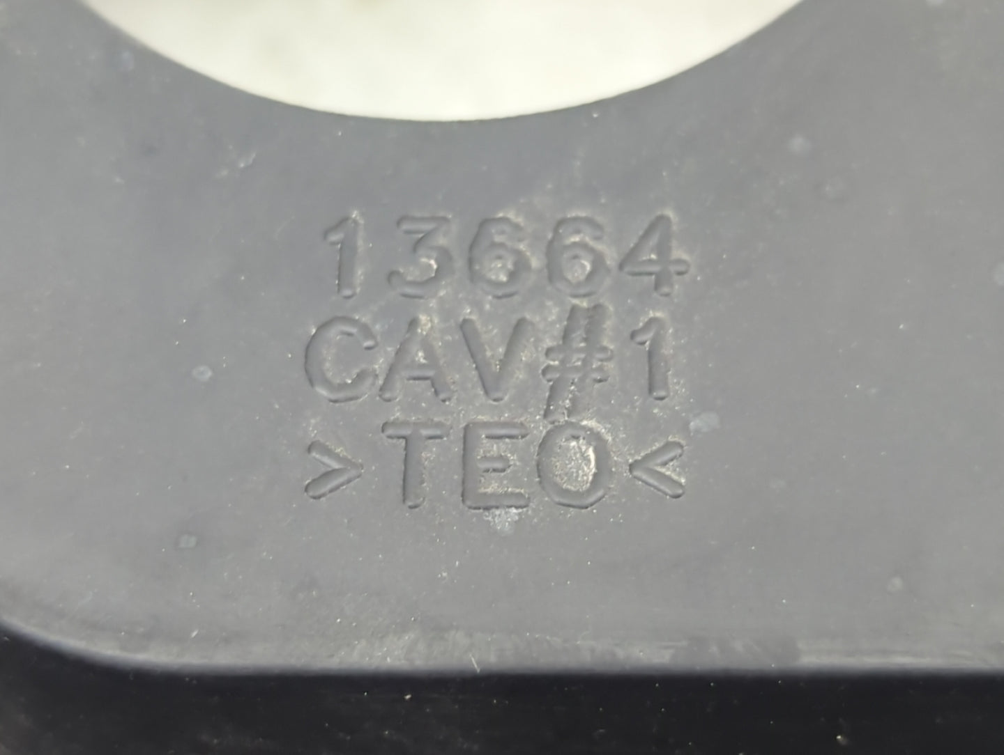 2012 Chevrolet Volt Engine Cover - Oemusedautoparts1.com