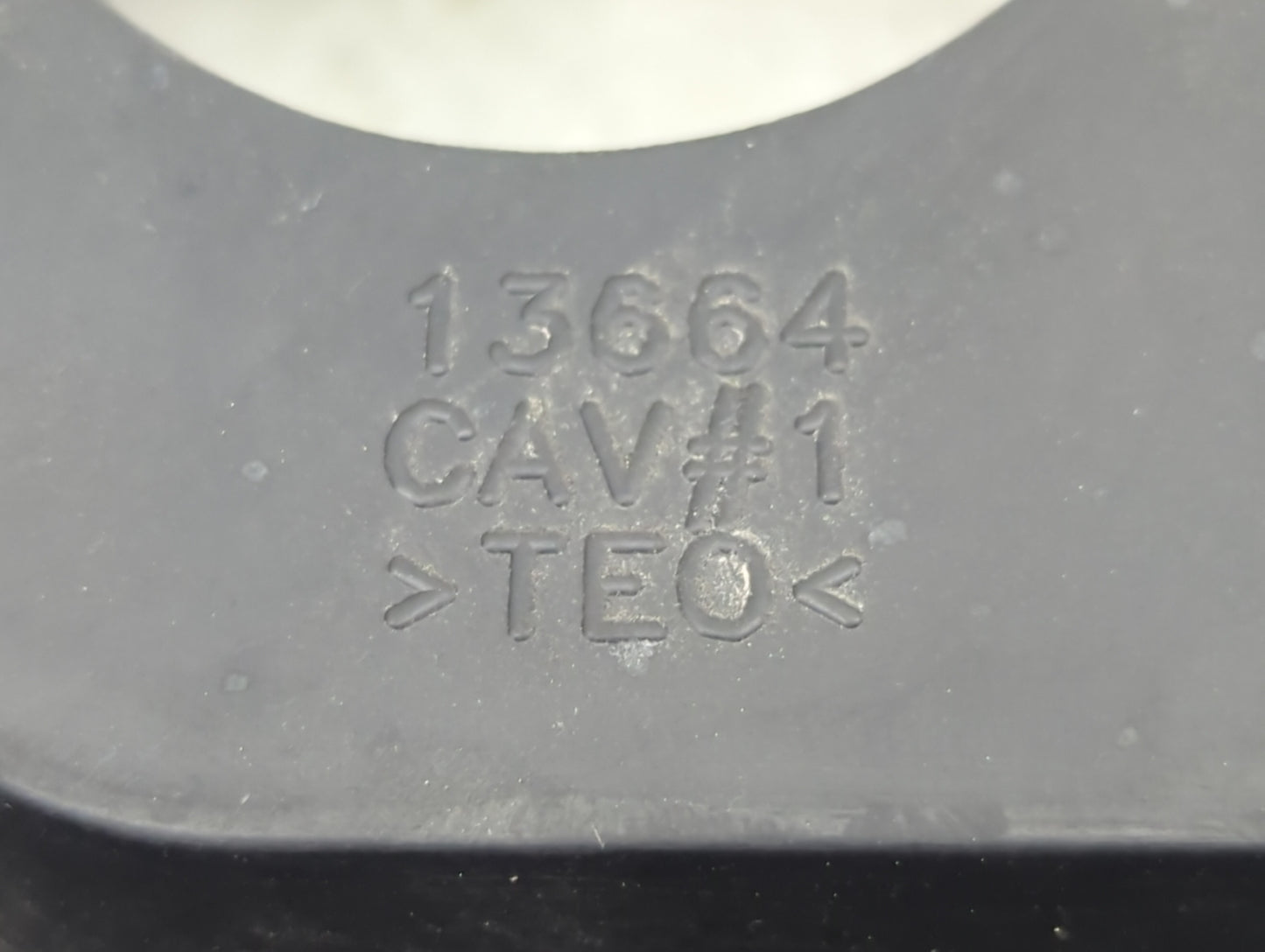 2012 Chevrolet Volt Engine Cover - Oemusedautoparts1.com