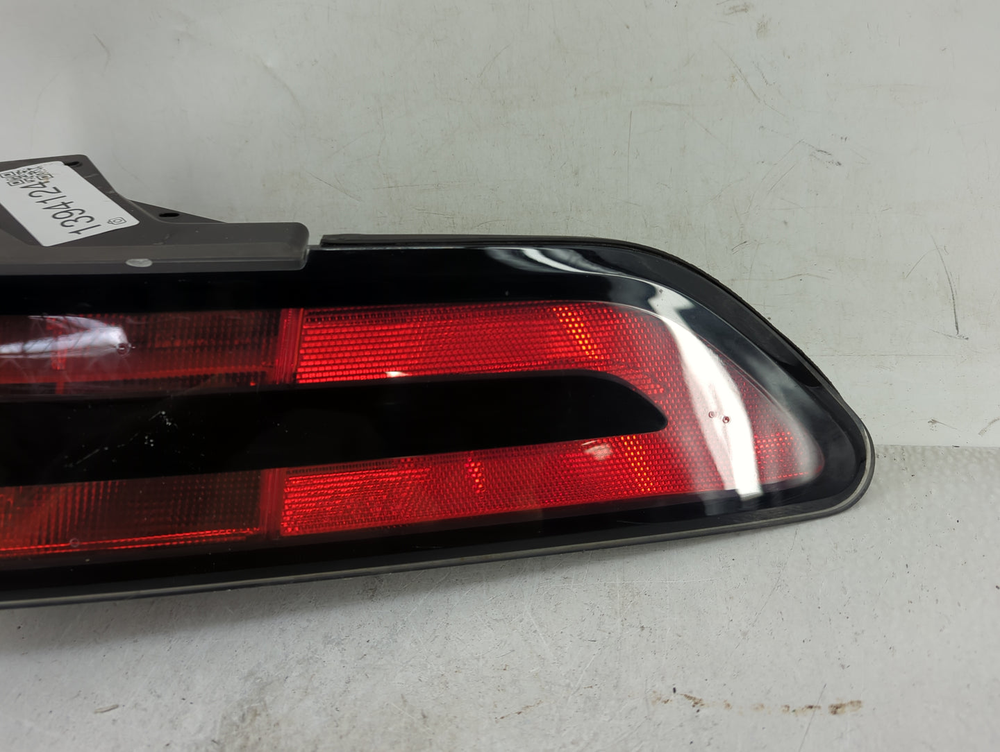 2011-2015 Chevrolet Volt Tail Light Assembly Passenger Right OEM P/N:22790259 Fits Fits 2011 2012 2013 2014 2015 OEM Used Au