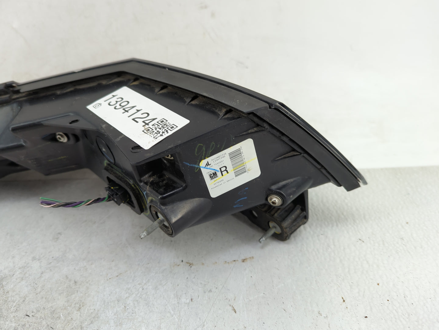 2011-2015 Chevrolet Volt Tail Light Assembly Passenger Right OEM P/N:22790259 Fits Fits 2011 2012 2013 2014 2015 OEM Used Au