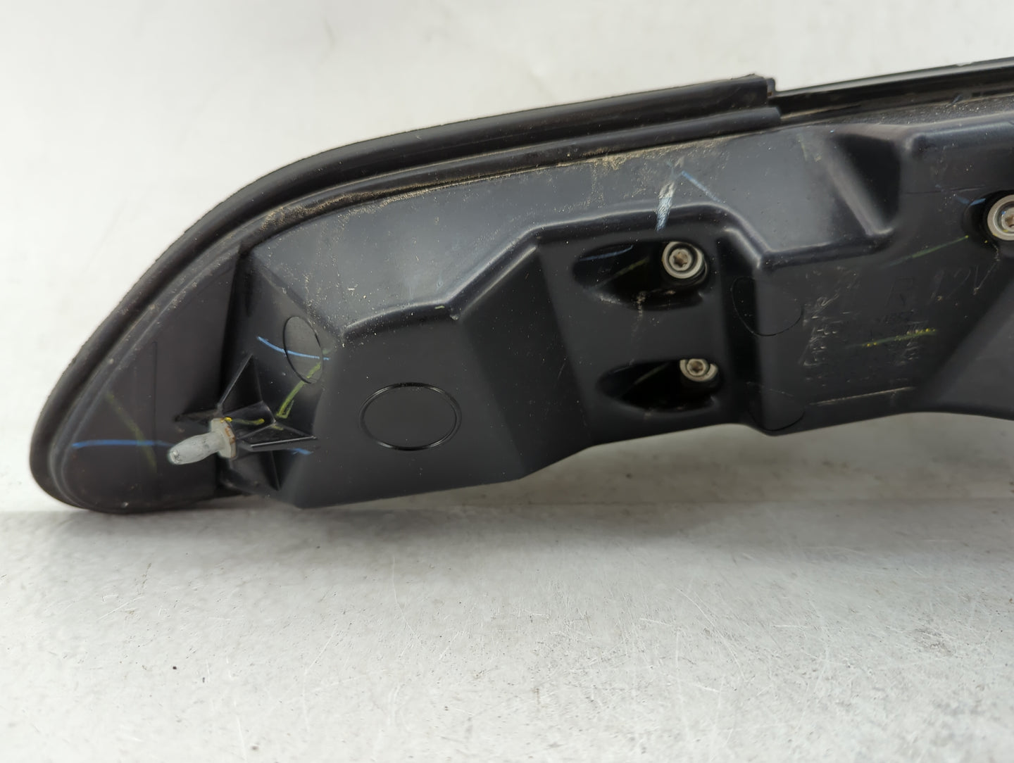2011-2015 Chevrolet Volt Tail Light Assembly Passenger Right OEM P/N:22790259 Fits Fits 2011 2012 2013 2014 2015 OEM Used Au