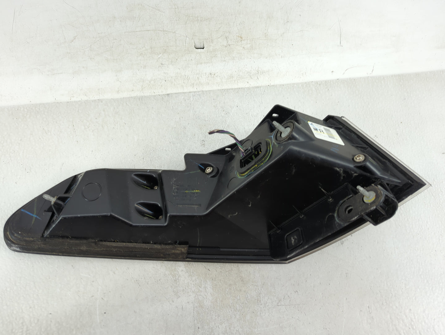 2011-2015 Chevrolet Volt Tail Light Assembly Passenger Right OEM P/N:22790259 Fits Fits 2011 2012 2013 2014 2015 OEM Used Au