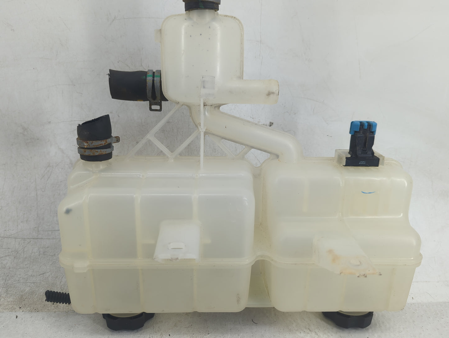 2011-2013 Chevrolet Volt Radiator Coolant Overflow Expansion Tank Bottle - Oemusedautoparts1.com