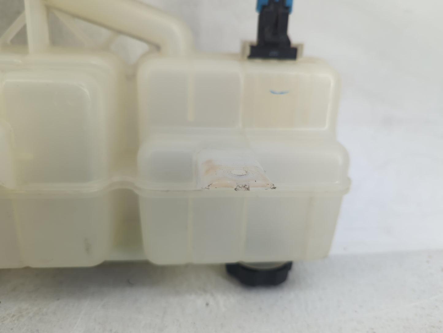 2011-2013 Chevrolet Volt Radiator Coolant Overflow Expansion Tank Bottle - Oemusedautoparts1.com