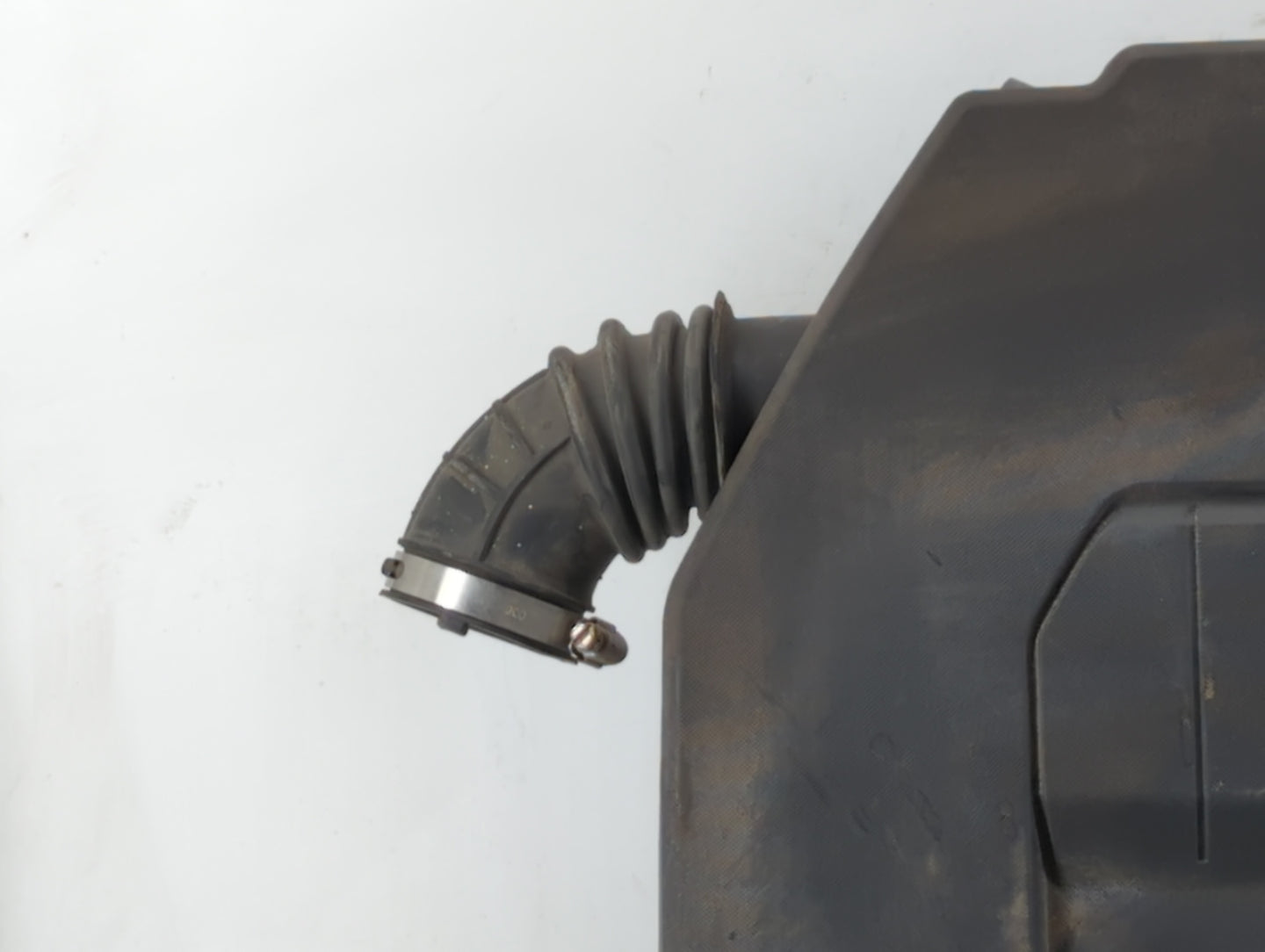 2012 Chevrolet Volt Engine Cover - Oemusedautoparts1.com