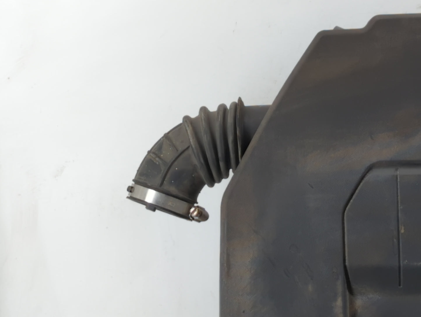 2012 Chevrolet Volt Engine Cover - Oemusedautoparts1.com