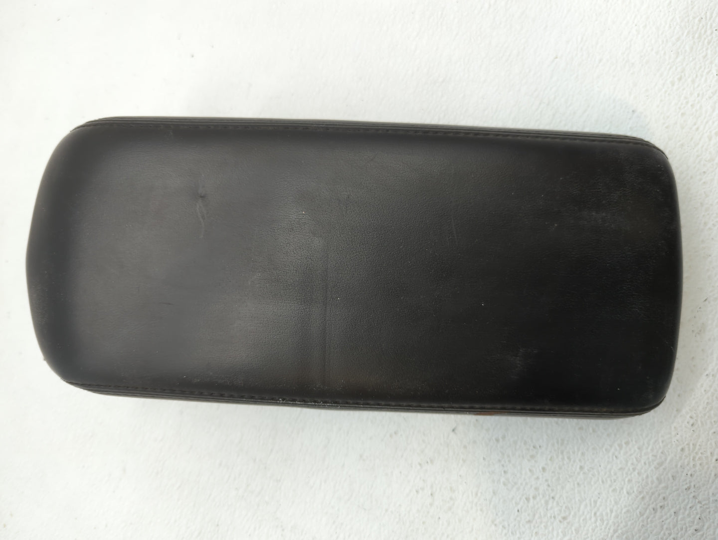 2012 Chevrolet Volt Center Console Armrest Cover Lid Black - Oemusedautoparts1.com