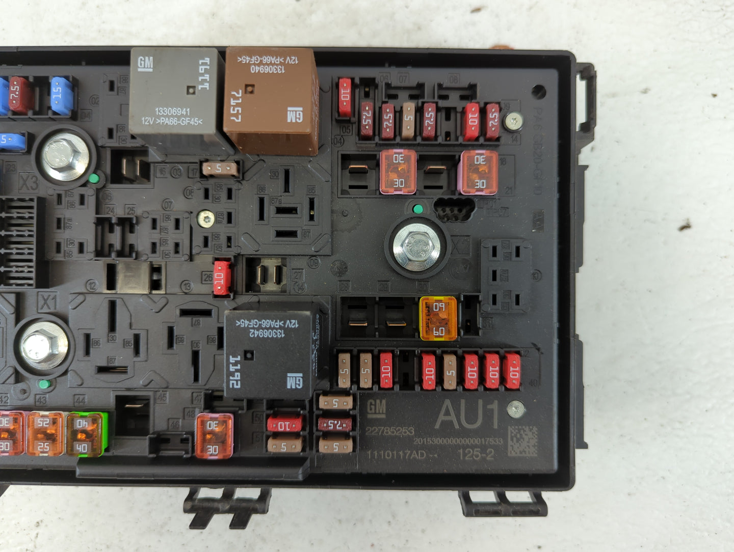 2012 Chevrolet Volt Fusebox Fuse Box Panel Relay Module P/N:22785253 Fits OEM Used Auto Parts - Oemusedautoparts1.com