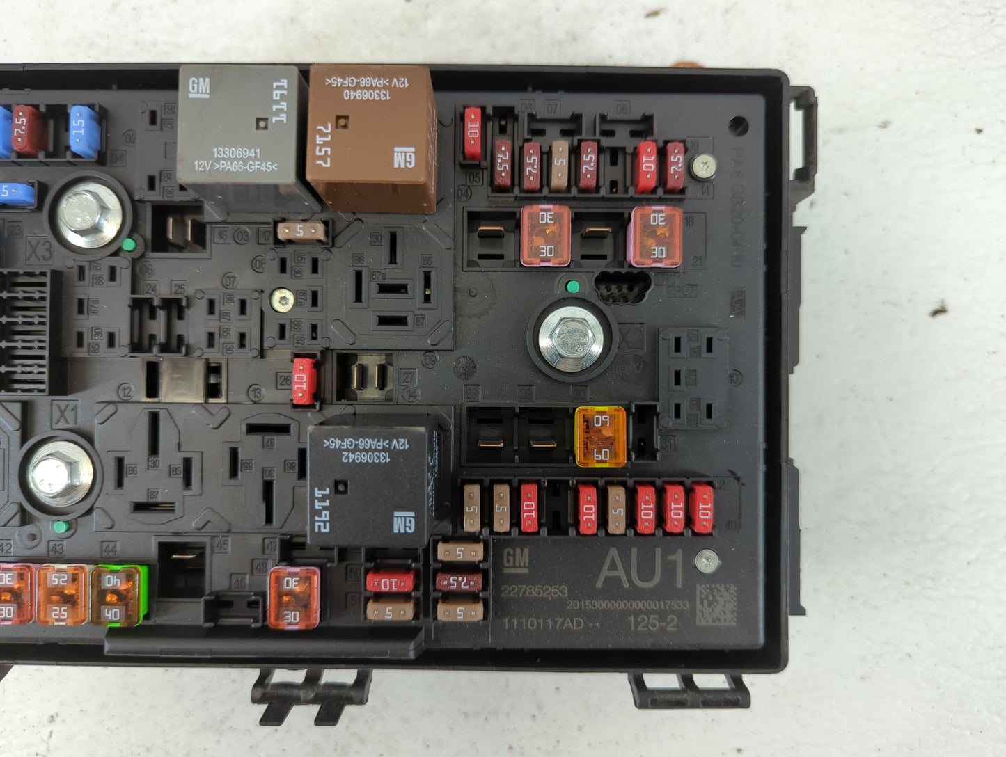 2012 Chevrolet Volt Fusebox Fuse Box Panel Relay Module P/N:22785253 Fits OEM Used Auto Parts - Oemusedautoparts1.com