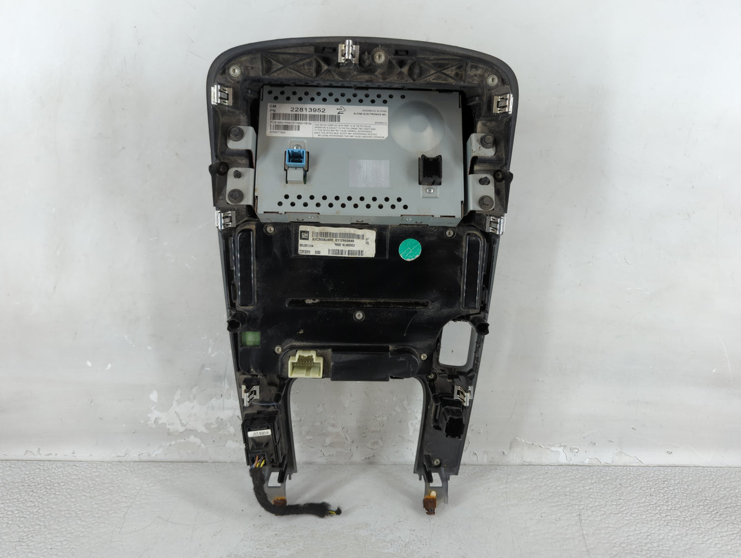 2012 Chevrolet Volt Radio AM FM Cd Player Receiver Replacement P/N:0069 22850069 Fits OEM Used Auto Parts - Oemusedautoparts
