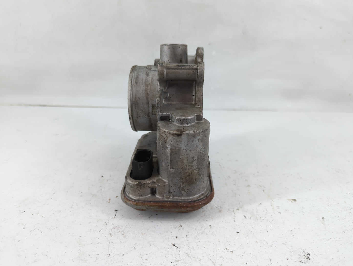 2011-2014 Chrysler 200 Throttle Body Fits Fits 2007 2008 2009 2010 2011 2012 2013 2014 2015 2016 2017 2018 OEM Used Auto Par