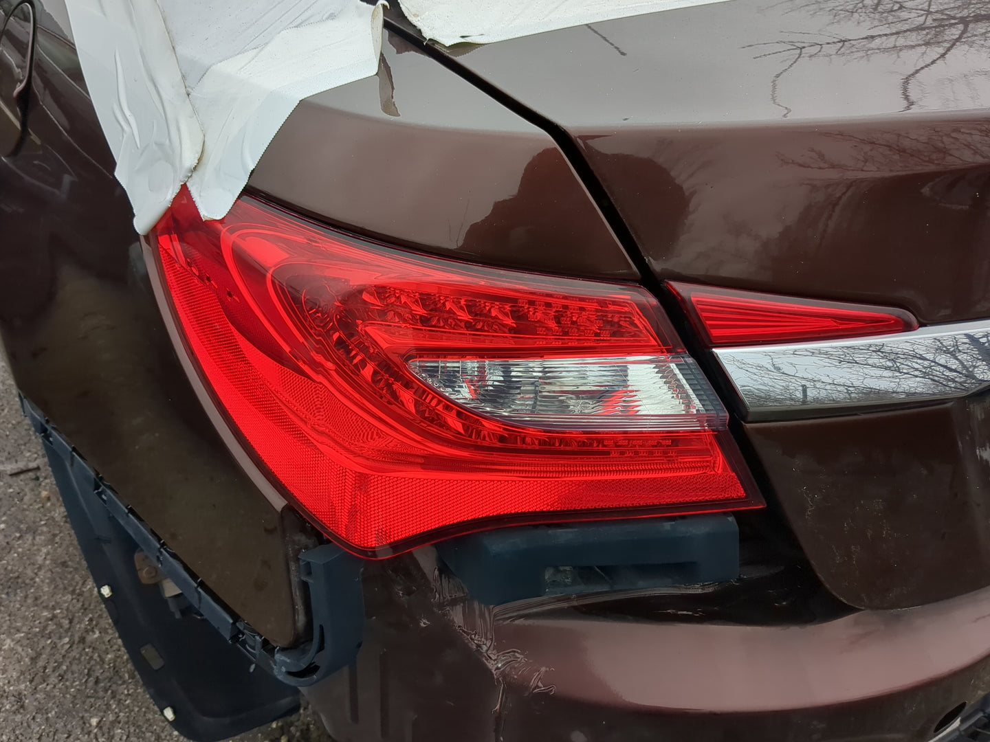 2011-2014 Chrysler 200 Tail Light Assembly Driver Left OEM Fits Fits 2011 2012 2013 2014 OEM Used Auto Parts - Oemusedautopa