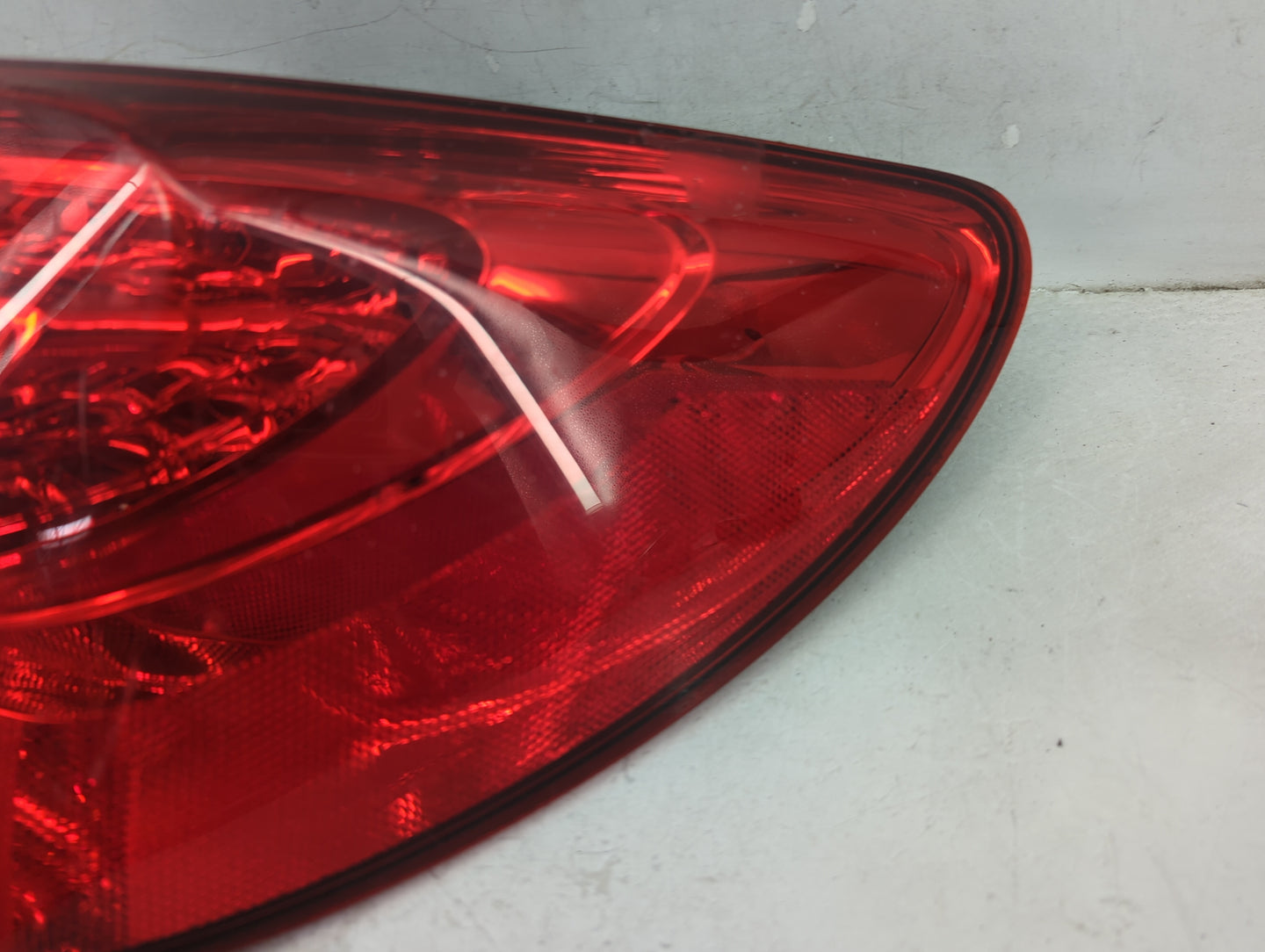 2011-2014 Chrysler 200 Tail Light Assembly Driver Left OEM Fits Fits 2011 2012 2013 2014 OEM Used Auto Parts - Oemusedautopa
