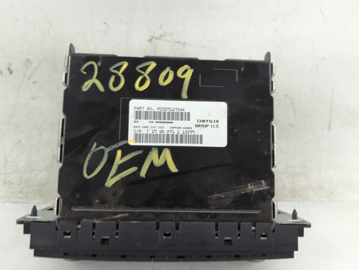 2012-2014 Chrysler 200 Radio AM FM Cd Player Receiver Replacement P/N:P05091195AA Fits Fits 2012 2013 2014 2015 2016 2017 OE