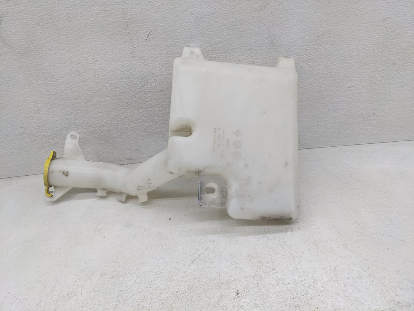 2011-2014 Chrysler 200 Windshield Washer Fluid Reservoir Bottle Oem - Oemusedautoparts1.com