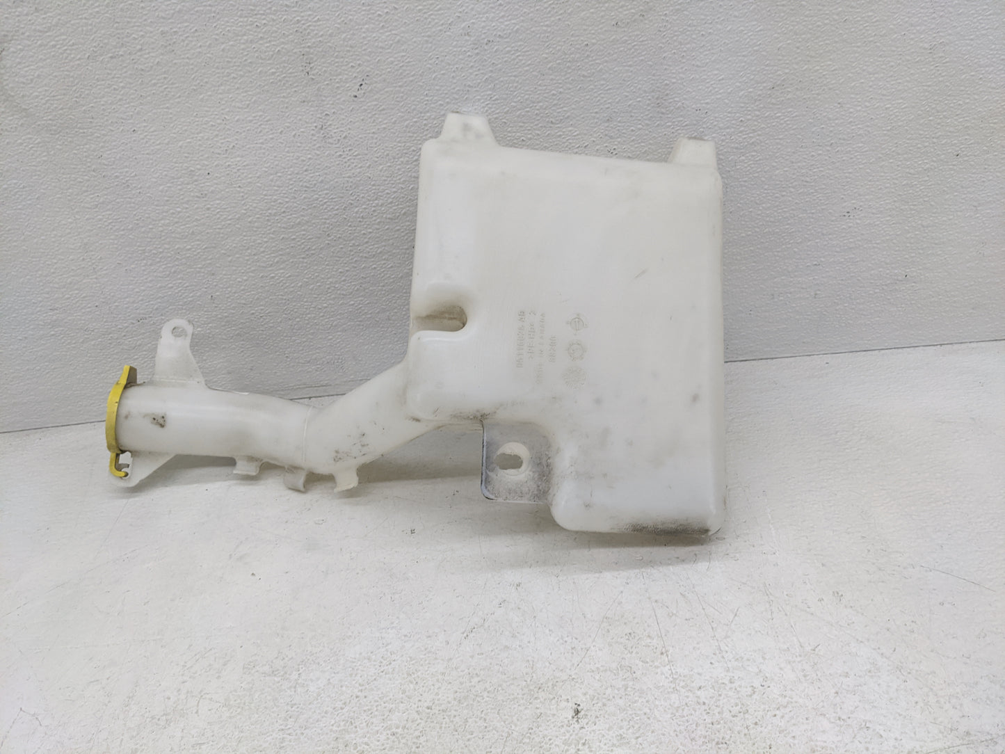 2011-2014 Chrysler 200 Windshield Washer Fluid Reservoir Bottle Oem - Oemusedautoparts1.com