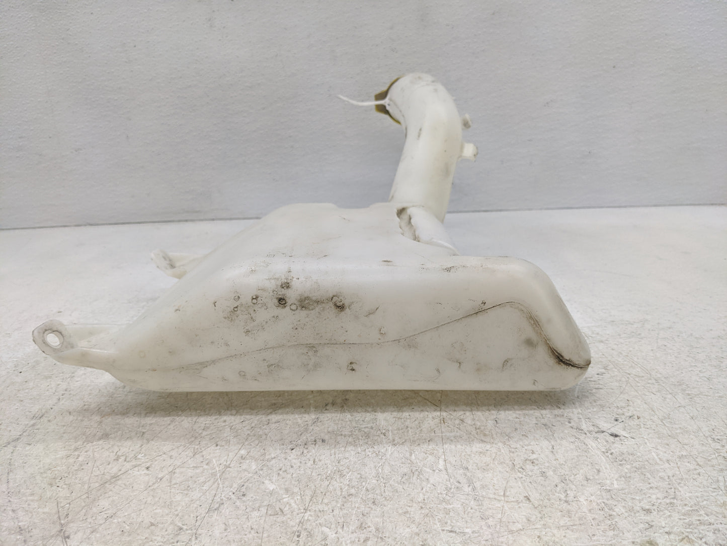 2011-2014 Chrysler 200 Windshield Washer Fluid Reservoir Bottle Oem - Oemusedautoparts1.com