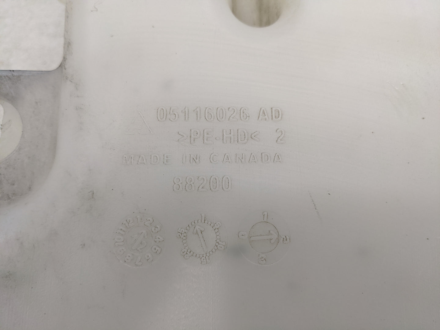 2011-2014 Chrysler 200 Windshield Washer Fluid Reservoir Bottle Oem - Oemusedautoparts1.com