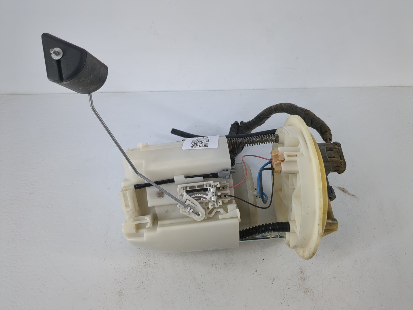 2011-2014 Chrysler 200 Electrical Gas Fuel Pump Assembly - Oemusedautoparts1.com