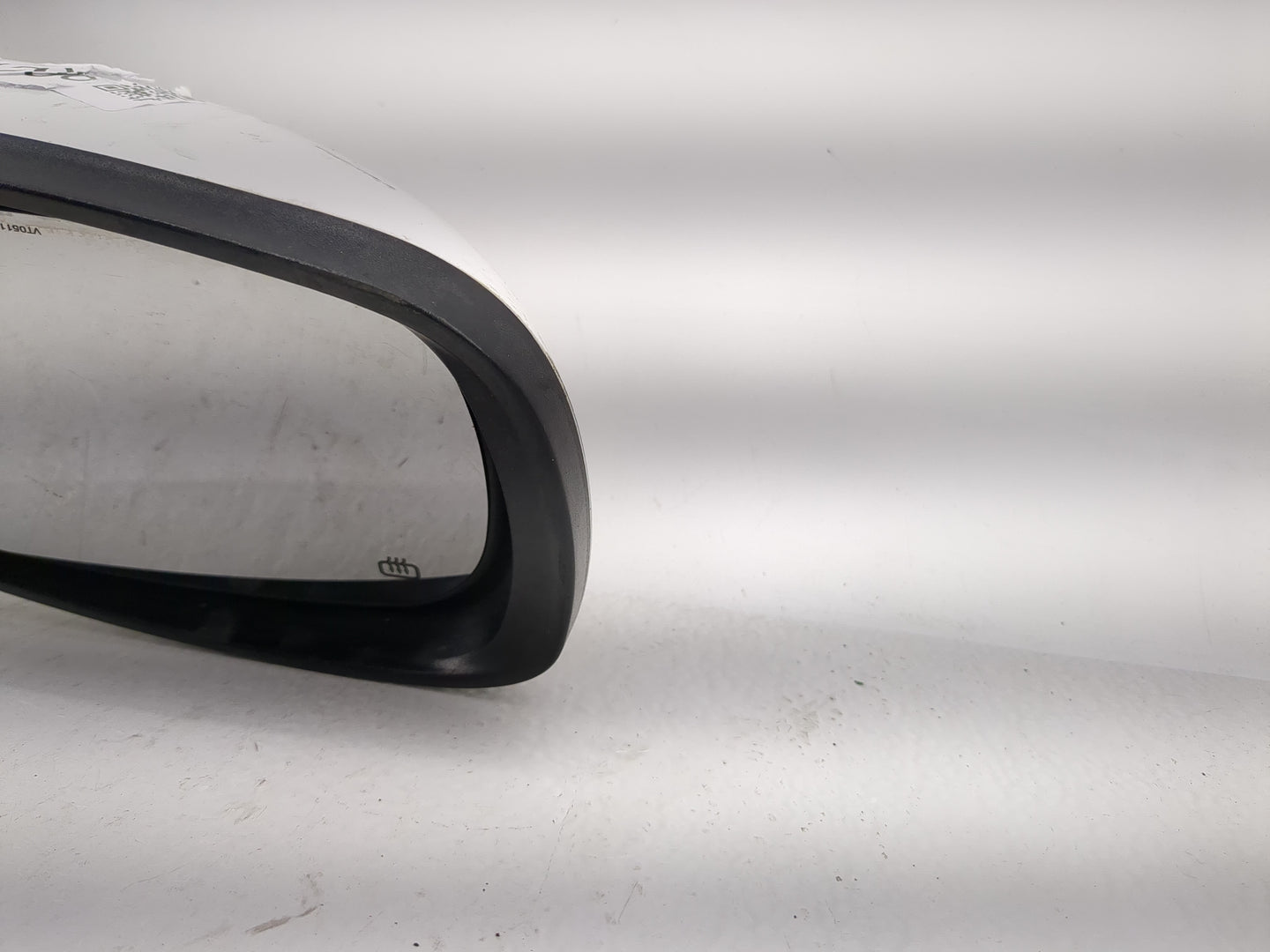 2011-2014 Chrysler 200 Driver Side View Mirror - Left Door Mirror OEM Used - Oemusedautoparts1.com
