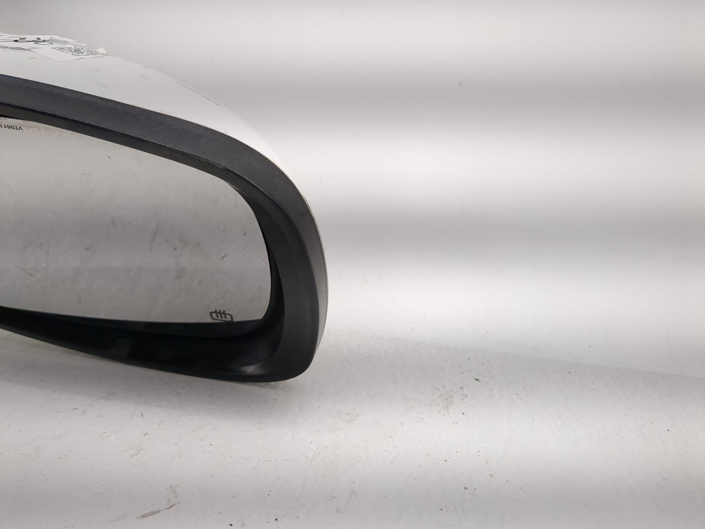 2011-2014 Chrysler 200 Driver Side View Mirror - Left Door Mirror OEM Used - Oemusedautoparts1.com