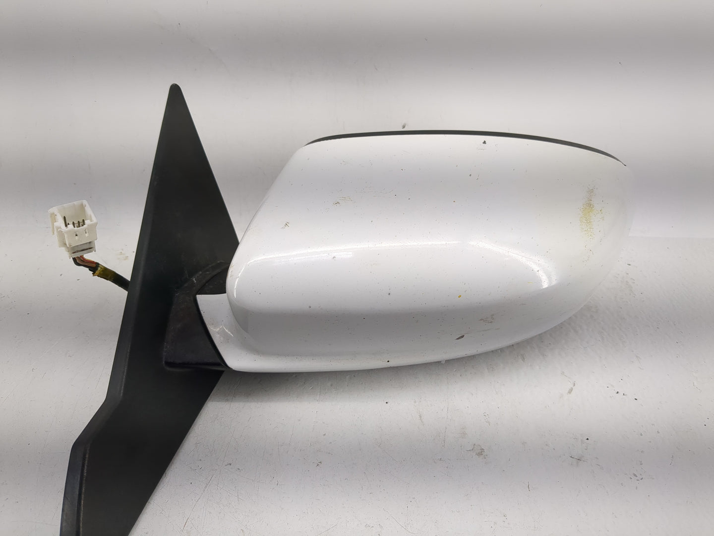 2011-2014 Chrysler 200 Driver Side View Mirror - Left Door Mirror OEM Used - Oemusedautoparts1.com
