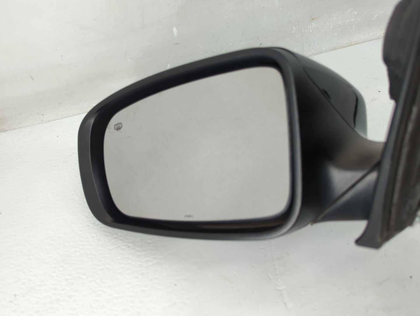 2011-2014 Chrysler 200 Passenger Right Side View Manual Door Mirror - Oemusedautoparts1.com