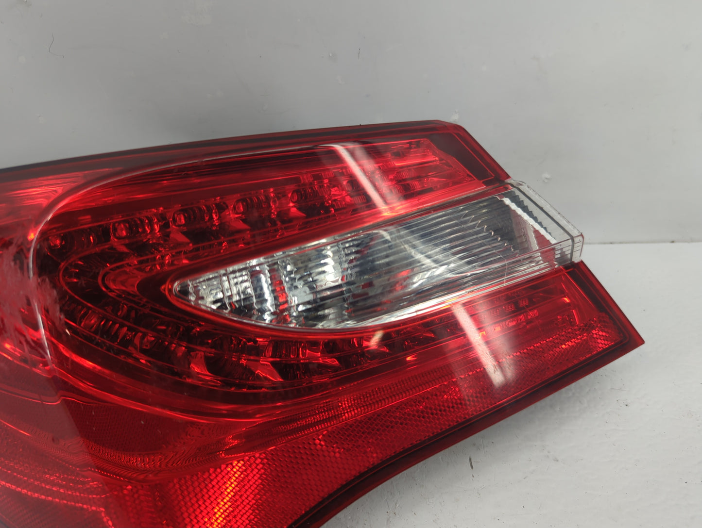 2011-2014 Chrysler 200 Tail Light Assembly Driver Left OEM Fits Fits 2011 2012 2013 2014 OEM Used Auto Parts - Oemusedautopa
