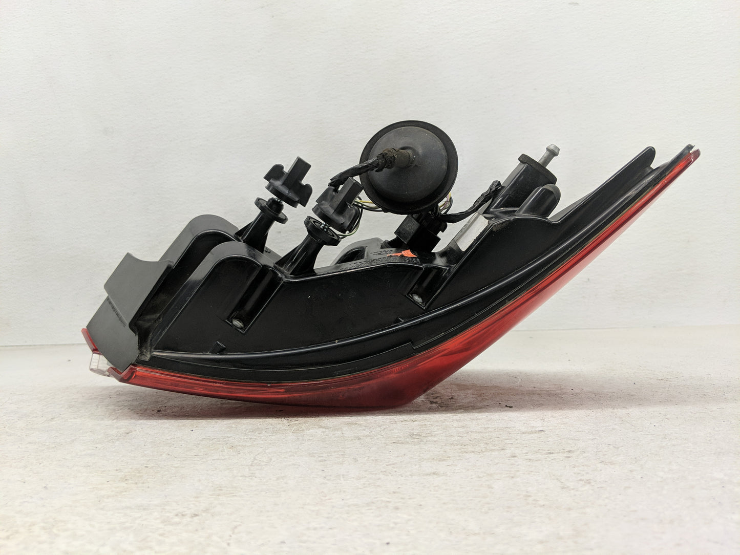 2011-2014 Chrysler 200 Tail Light Assembly Passenger Right OEM Fits Fits 2011 2012 2013 2014 OEM Used Auto Parts - Oemusedau