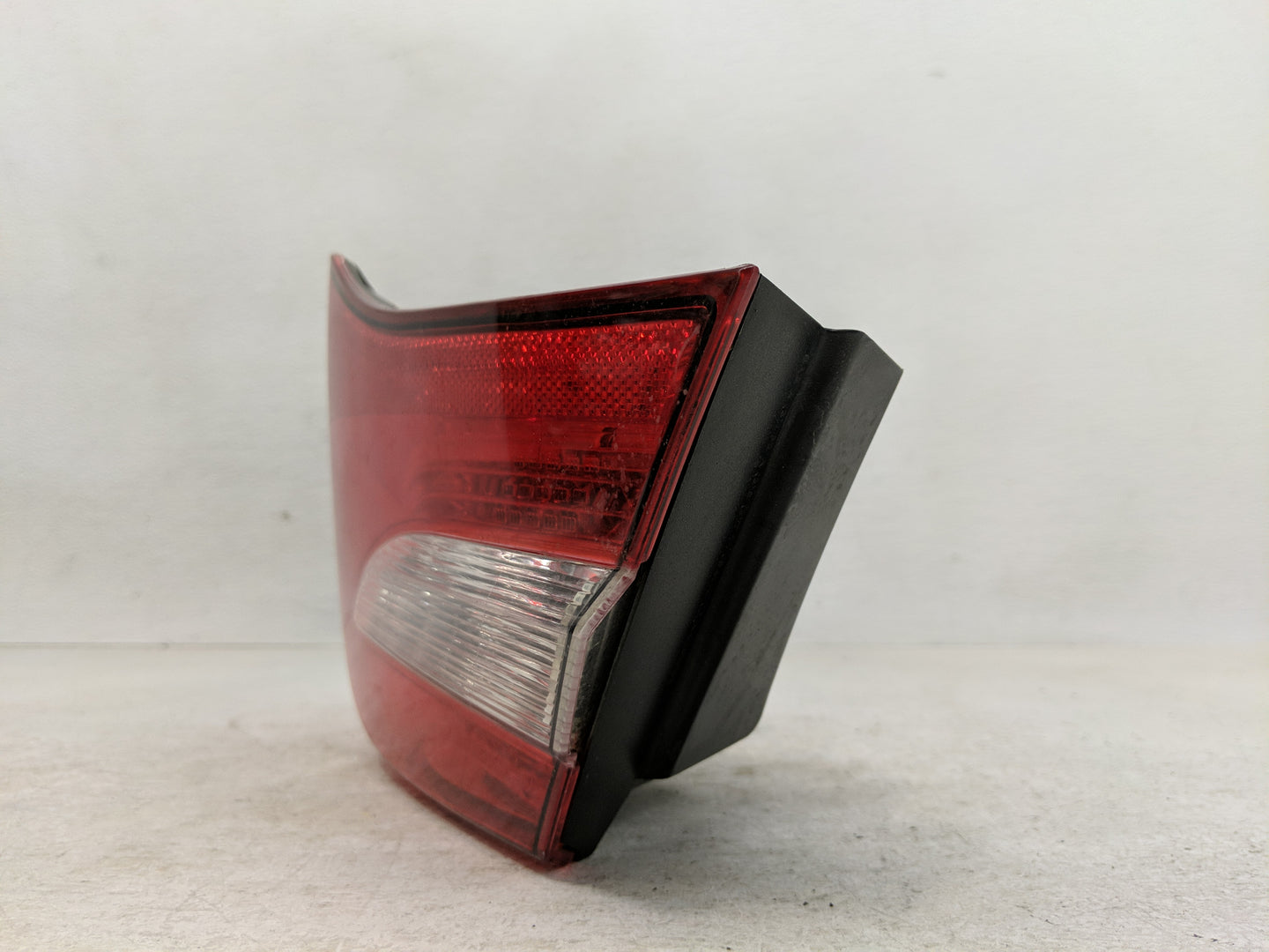 2011-2014 Chrysler 200 Tail Light Assembly Passenger Right OEM P/N:05182524AE Fits Fits 2011 2012 2013 2014 OEM Used Auto Pa