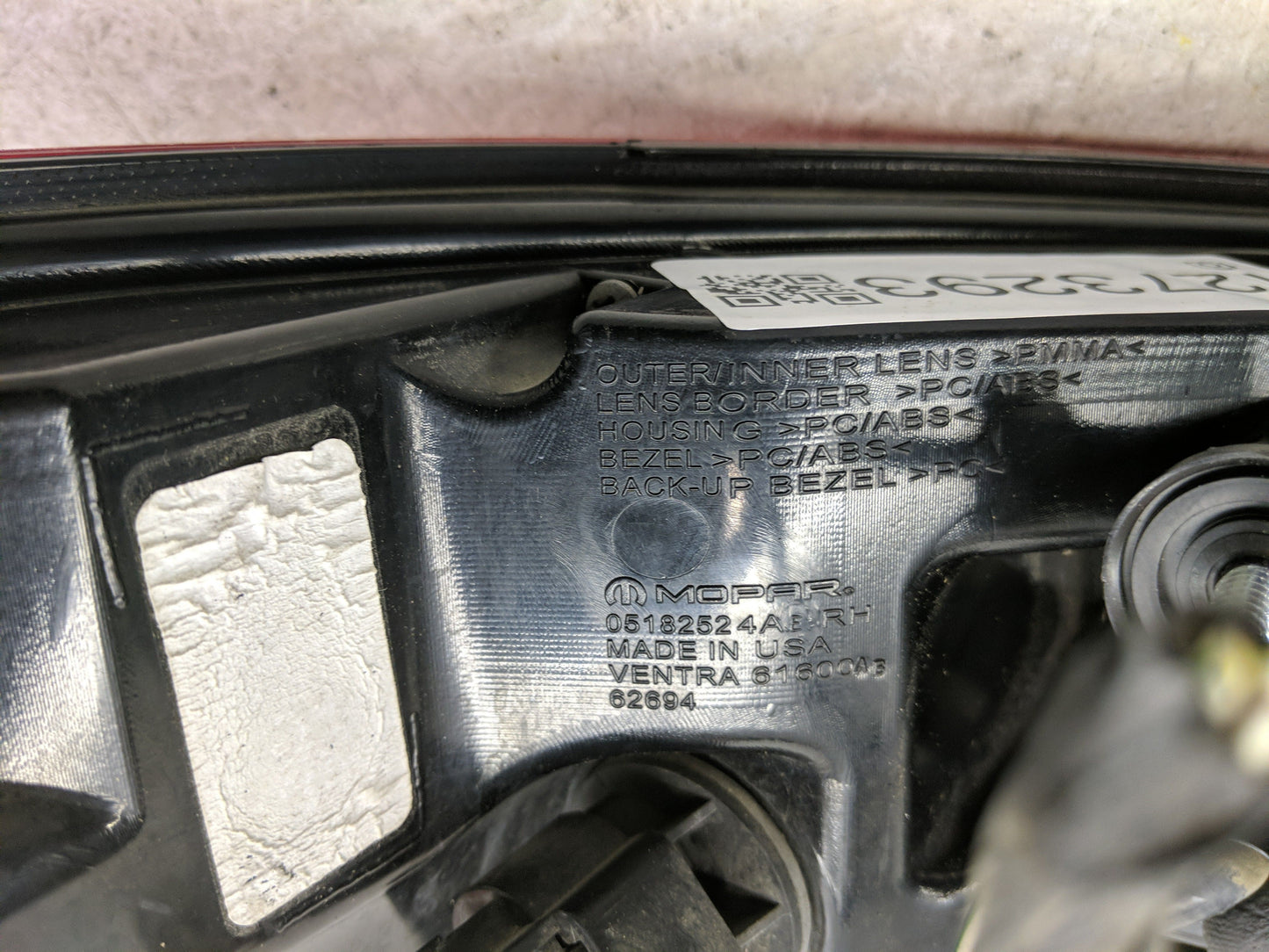 2011-2014 Chrysler 200 Tail Light Assembly Passenger Right OEM P/N:05182524AE Fits Fits 2011 2012 2013 2014 OEM Used Auto Pa