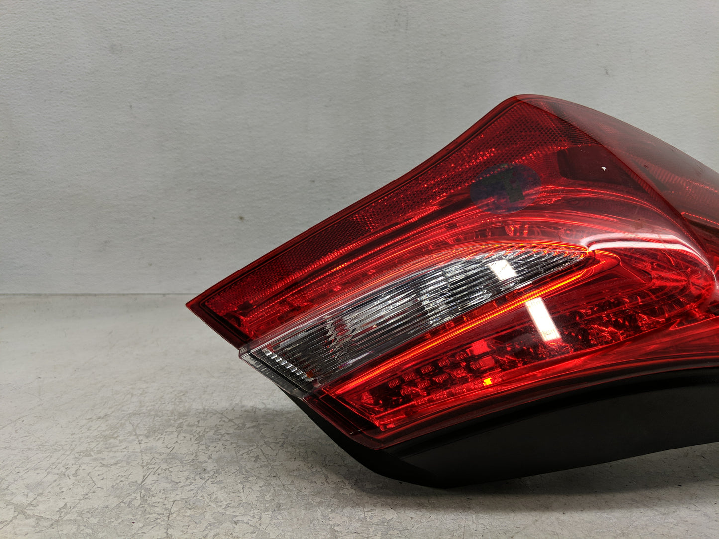 2011-2014 Chrysler 200 Tail Light Assembly Driver Left OEM Fits Fits 2011 2012 2013 2014 OEM Used Auto Parts - Oemusedautopa