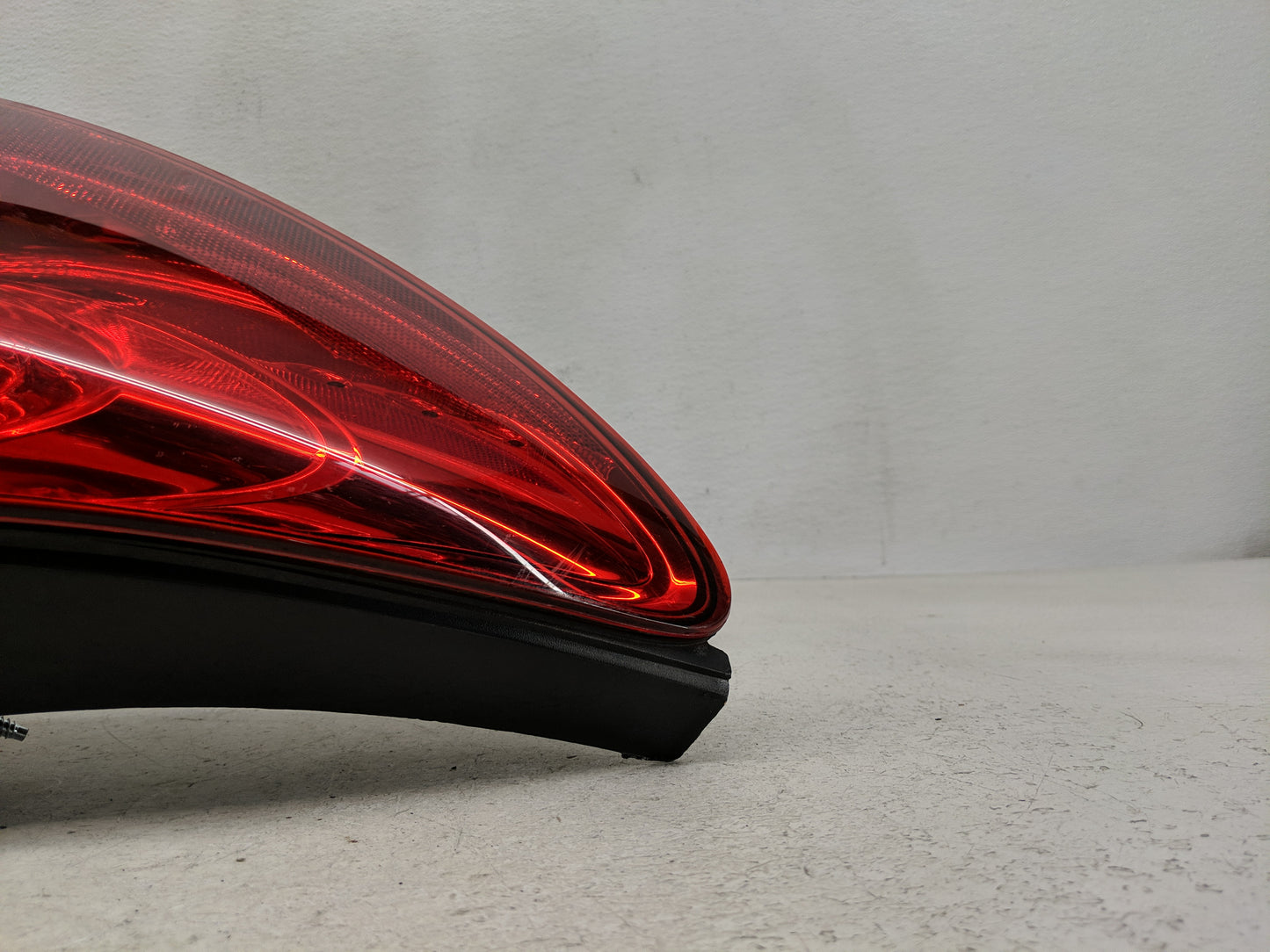 2011-2014 Chrysler 200 Tail Light Assembly Driver Left OEM Fits Fits 2011 2012 2013 2014 OEM Used Auto Parts - Oemusedautopa