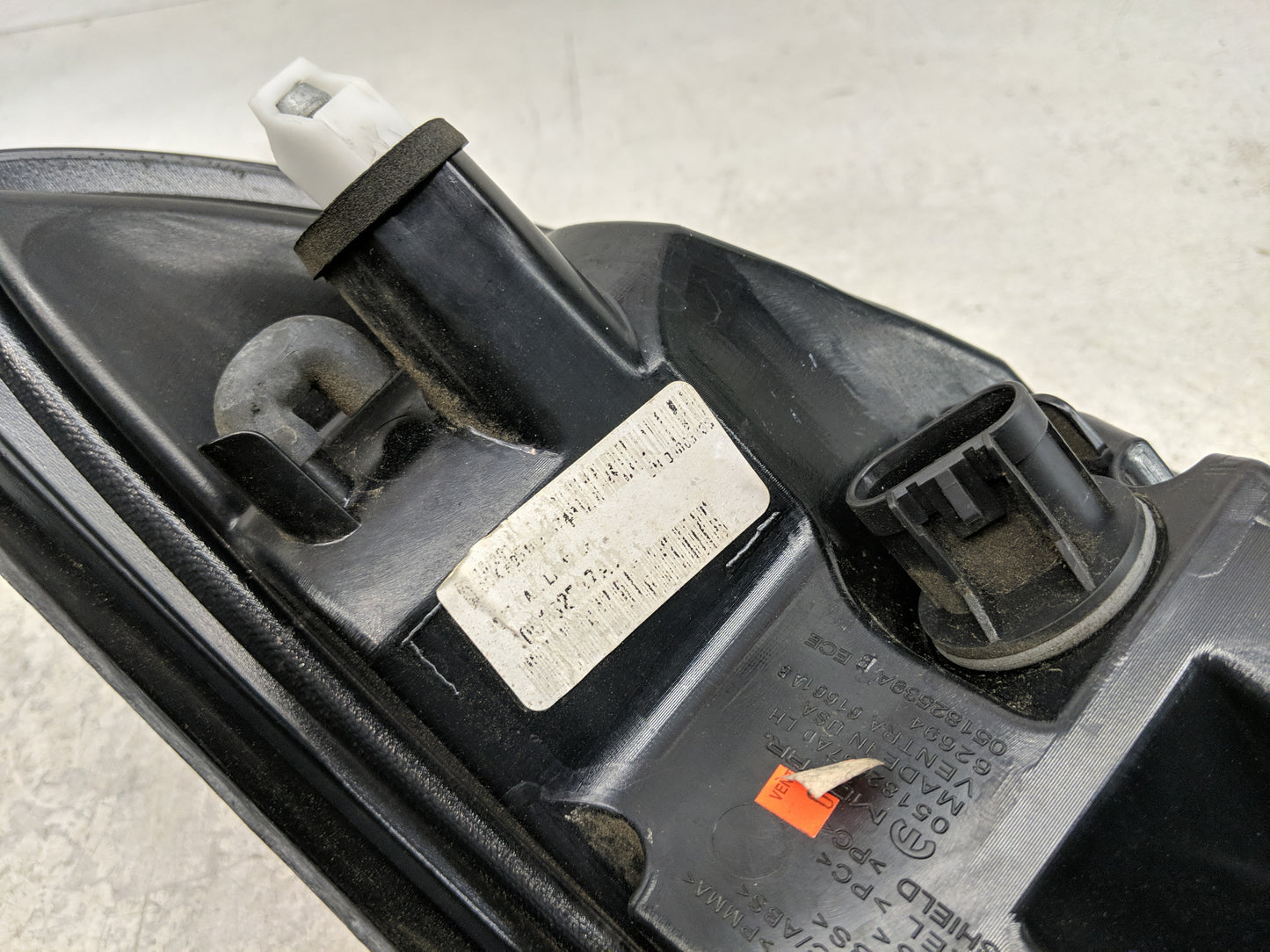 2011-2014 Chrysler 200 Tail Light Assembly Driver Left OEM Fits Fits 2011 2012 2013 2014 OEM Used Auto Parts - Oemusedautopa