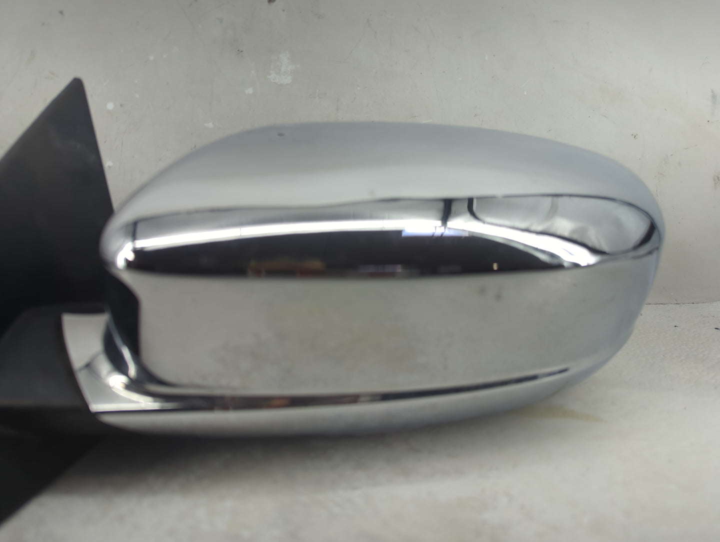 2011-2014 Chrysler 200 Driver Side View Mirror - Left Door Mirror OEM Used - Oemusedautoparts1.com