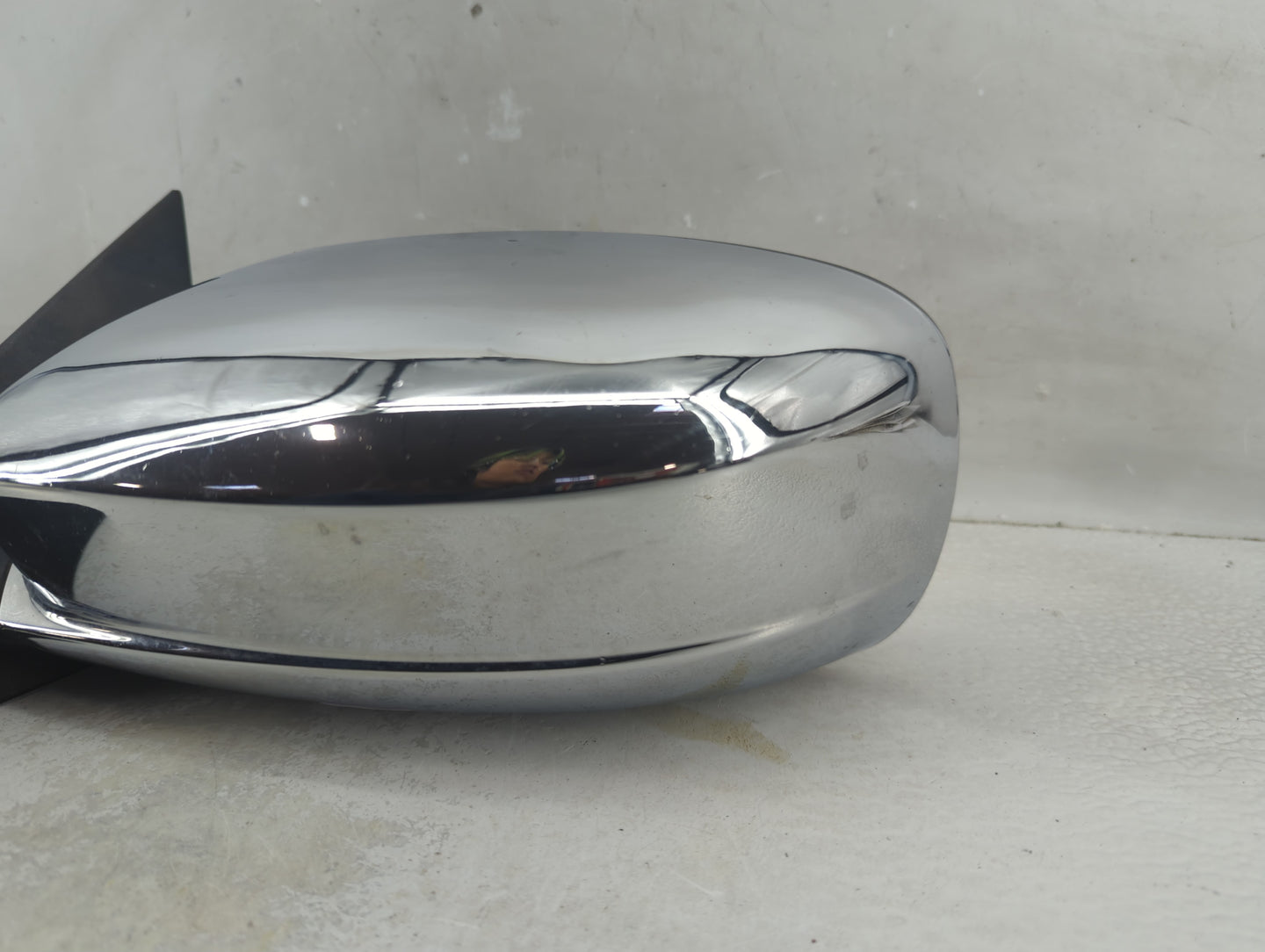 2011-2014 Chrysler 200 Driver Side View Mirror - Left Door Mirror OEM Used - Oemusedautoparts1.com
