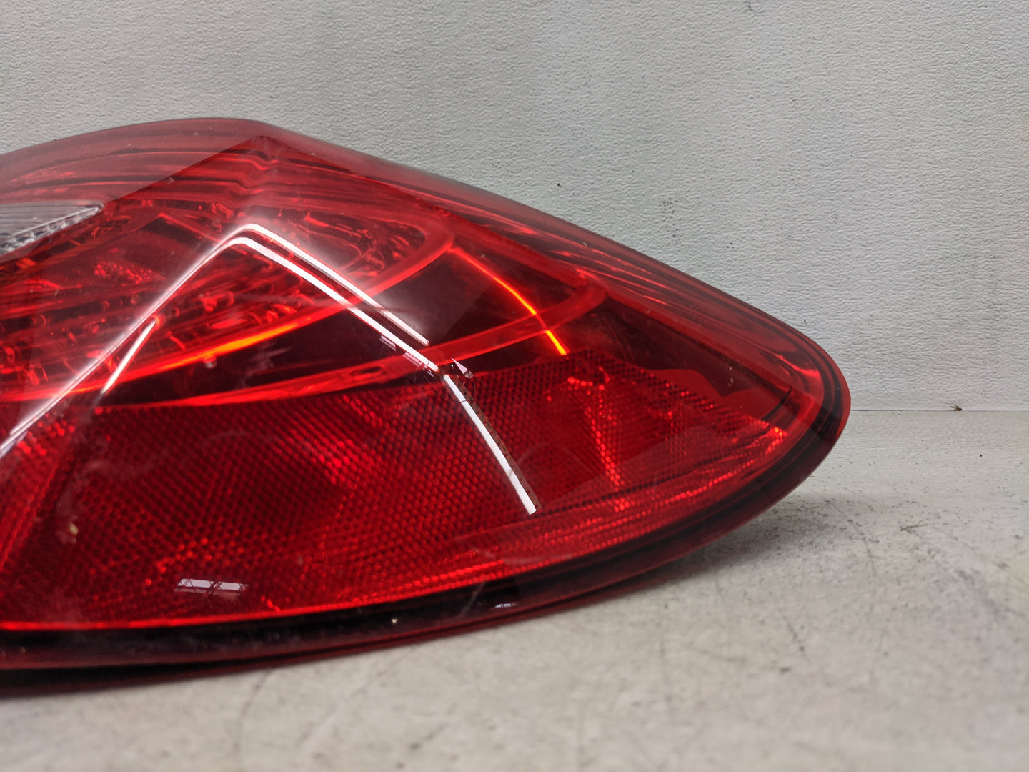 2011-2014 Chrysler 200 Tail Light Assembly Passenger Right OEM P/N:05182524AB Fits Fits 2011 2012 2013 2014 OEM Used Auto Pa