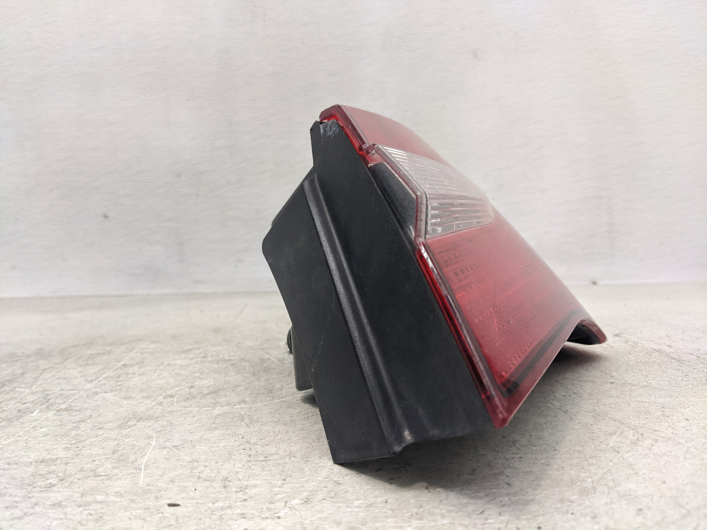 2011-2014 Chrysler 200 Tail Light Assembly Passenger Right OEM P/N:05182524AB Fits Fits 2011 2012 2013 2014 OEM Used Auto Pa
