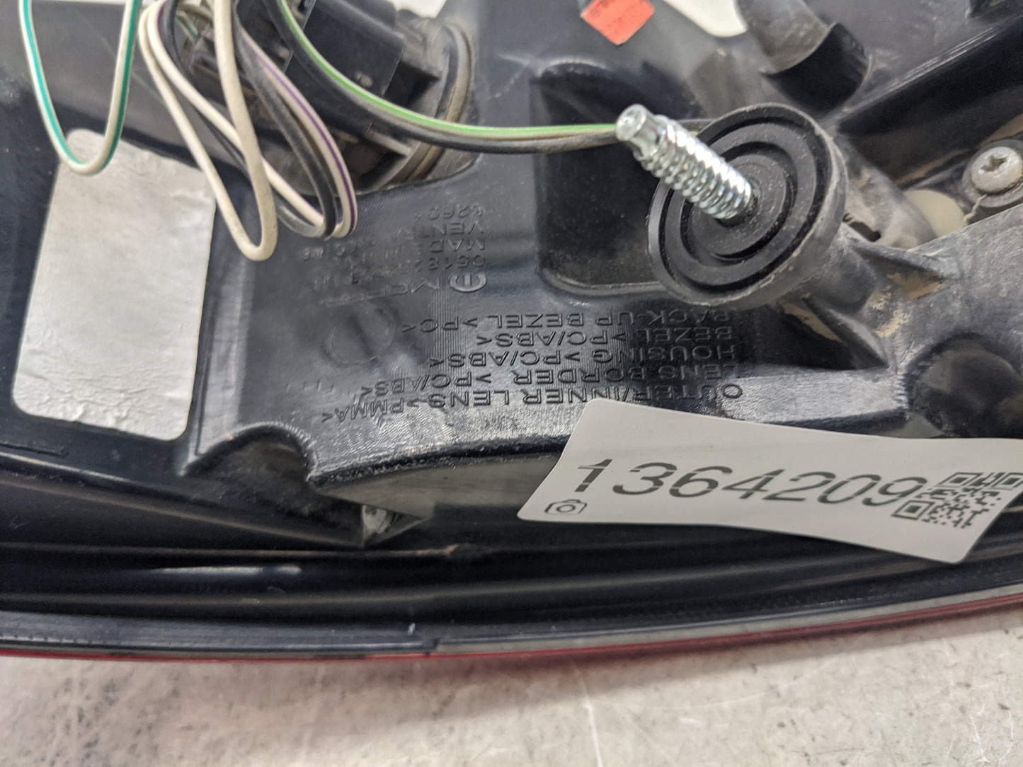 2012 Chrysler 200 Driver Left Side Deck Lid Mounted Tail Light - Oemusedautoparts1.com