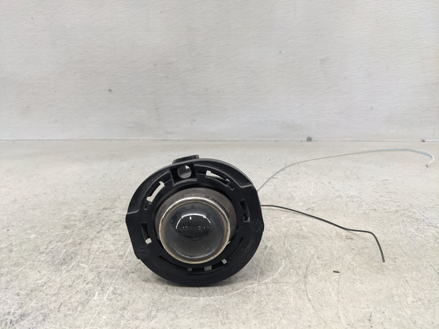 2017-2017 Chrysler 200 Driver Left Oem Fog Light Lamp - Oemusedautoparts1.com