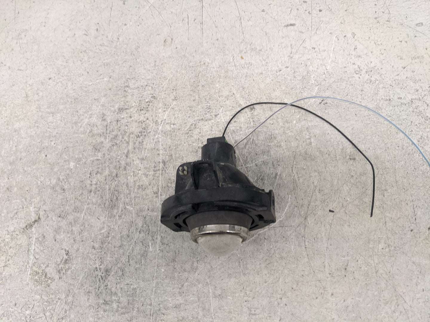 2017-2017 Chrysler 200 Driver Left Oem Fog Light Lamp - Oemusedautoparts1.com