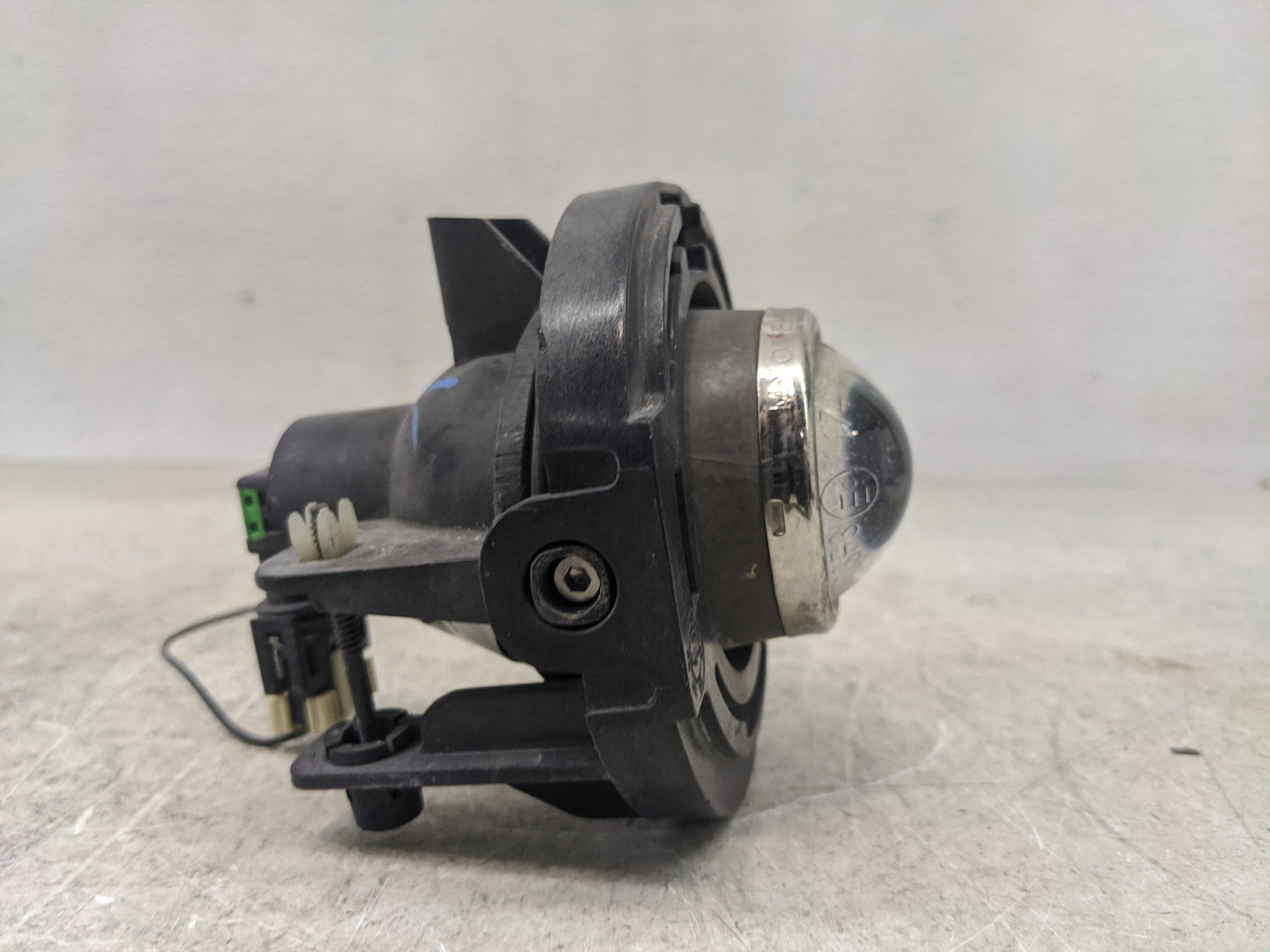 2017-2017 Chrysler 200 Driver Left Oem Fog Light Lamp - Oemusedautoparts1.com