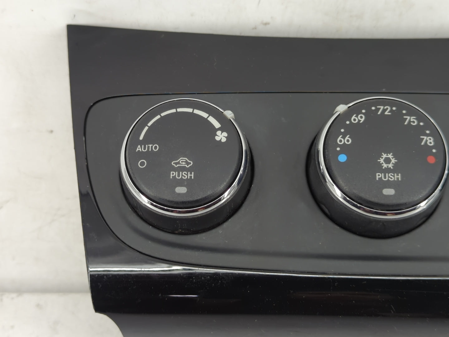 2011-2014 Chrysler 200 Climate Control Module Temperature AC/Heater Replacement P/N:P55111888AI Fits OEM Used Auto Parts - O