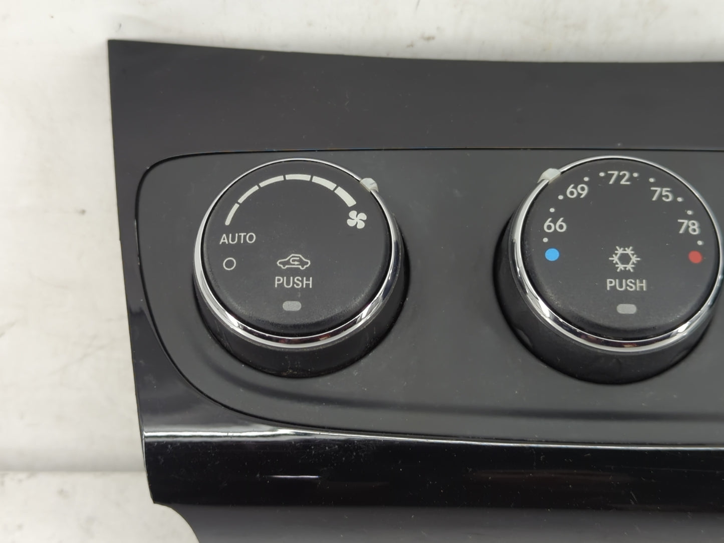 2011-2014 Chrysler 200 Climate Control Module Temperature AC/Heater Replacement P/N:P55111888AI Fits OEM Used Auto Parts - O