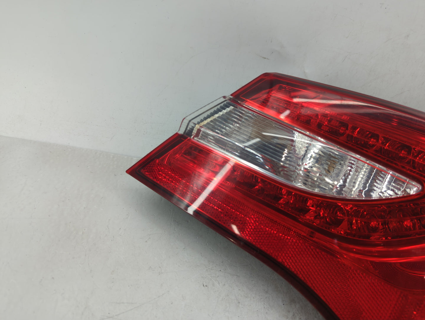 2011-2014 Chrysler 200 Tail Light Assembly Passenger Right OEM P/N:05182524AE Fits Fits 2011 2012 2013 2014 OEM Used Auto Pa