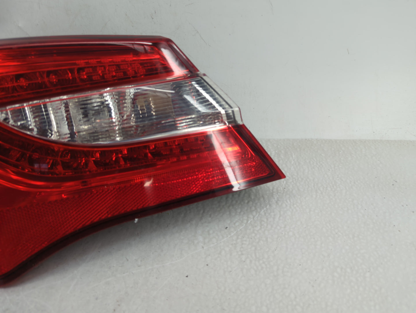 2011-2014 Chrysler 200 Tail Light Assembly Driver Left OEM Fits Fits 2011 2012 2013 2014 OEM Used Auto Parts - Oemusedautopa